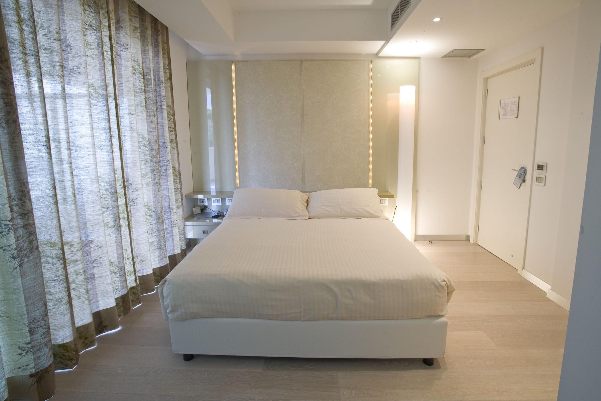 Hotel Premier & Suites - Premier Resort Milano Marittima Ngoại thất bức ảnh