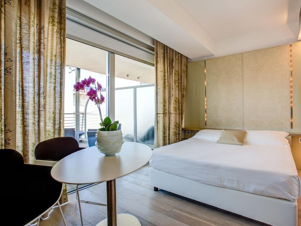 Hotel Premier & Suites - Premier Resort Milano Marittima Ngoại thất bức ảnh