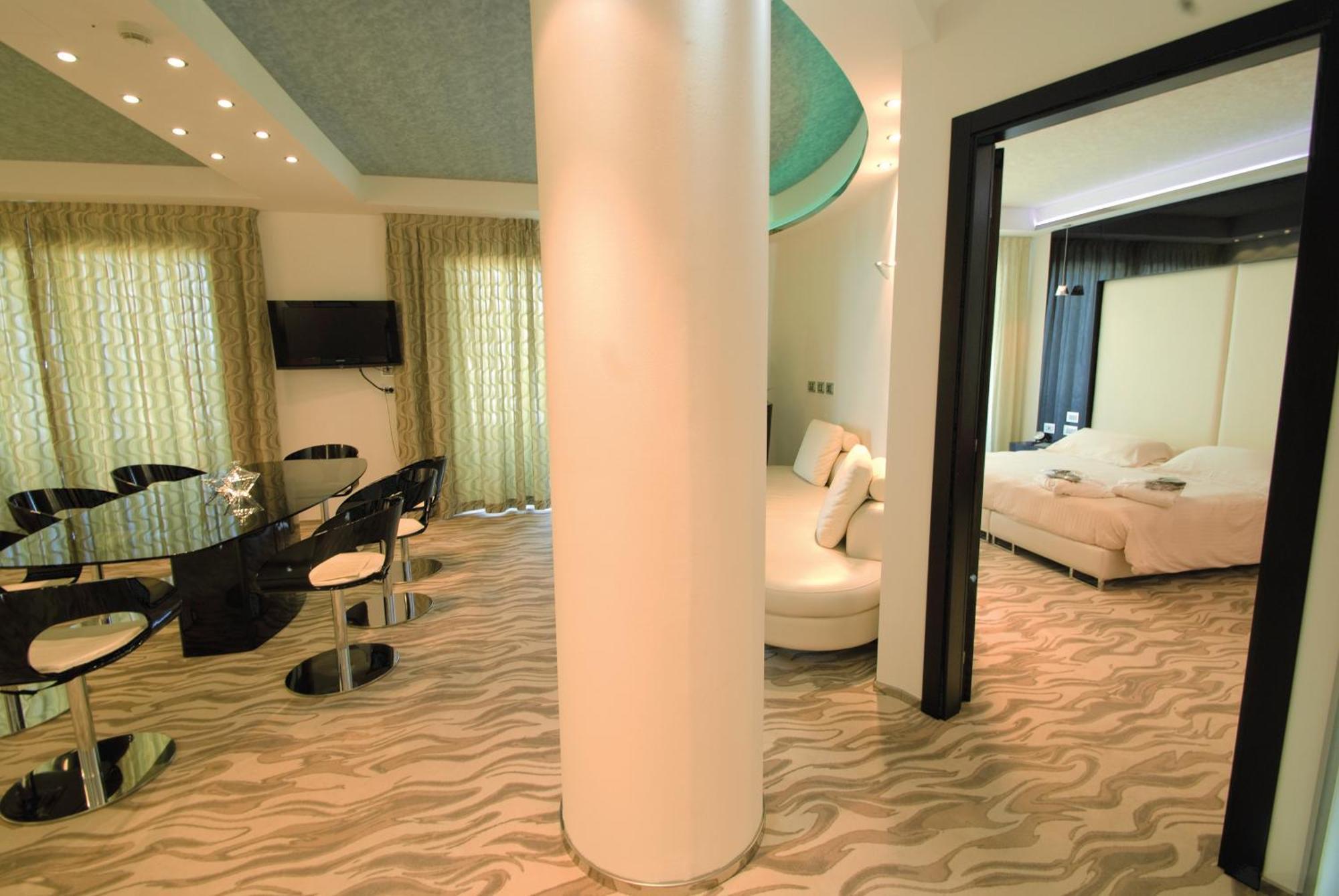 Hotel Premier & Suites - Premier Resort Milano Marittima Ngoại thất bức ảnh